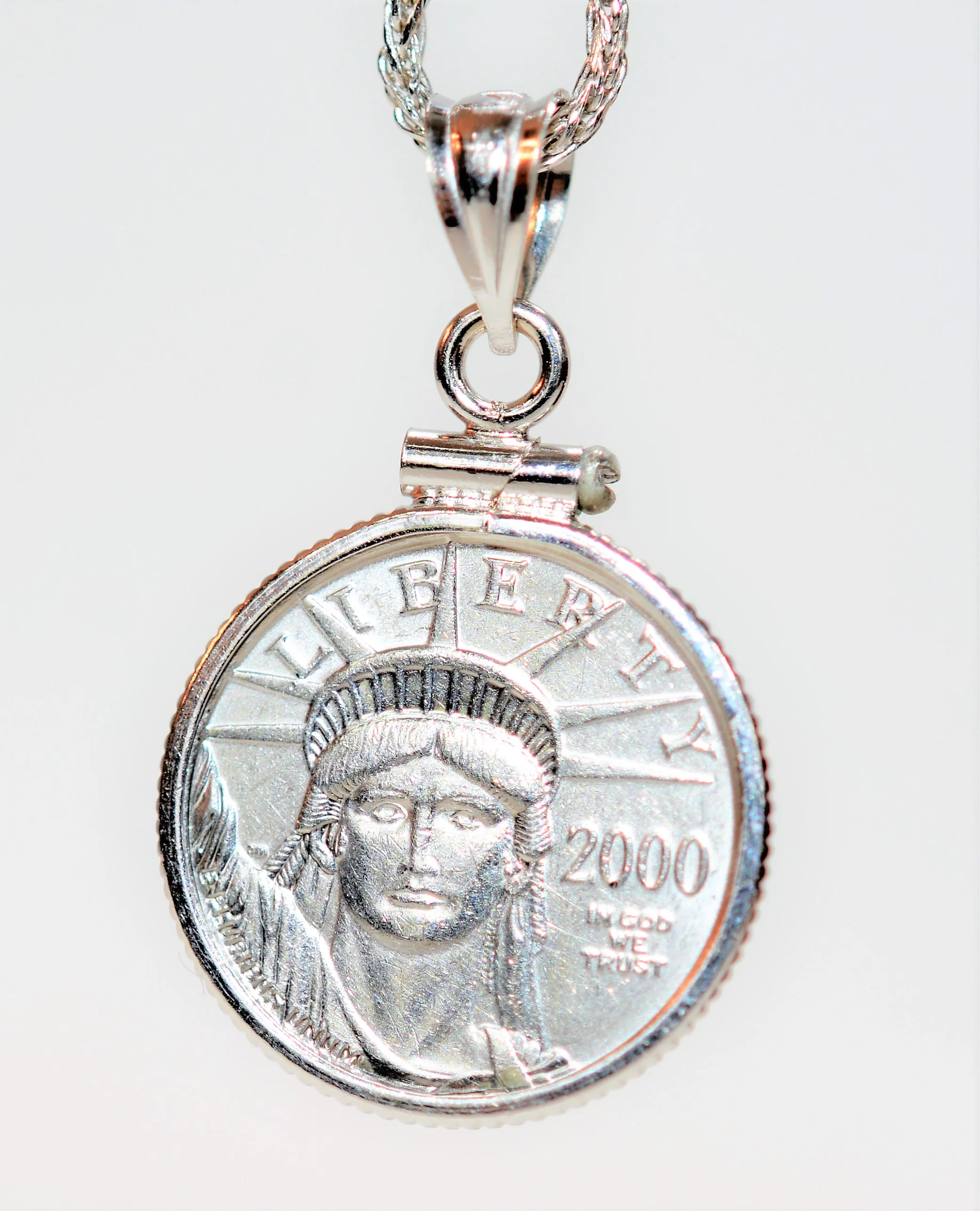 2000 American Platinum Eagle 10 Dollar Coin Necklace 14K Solid White Gold Necklace Coin Pendant Ingot Necklace Coin Jewelry Estate Jewelry - Image 4